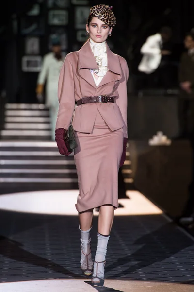Look 18